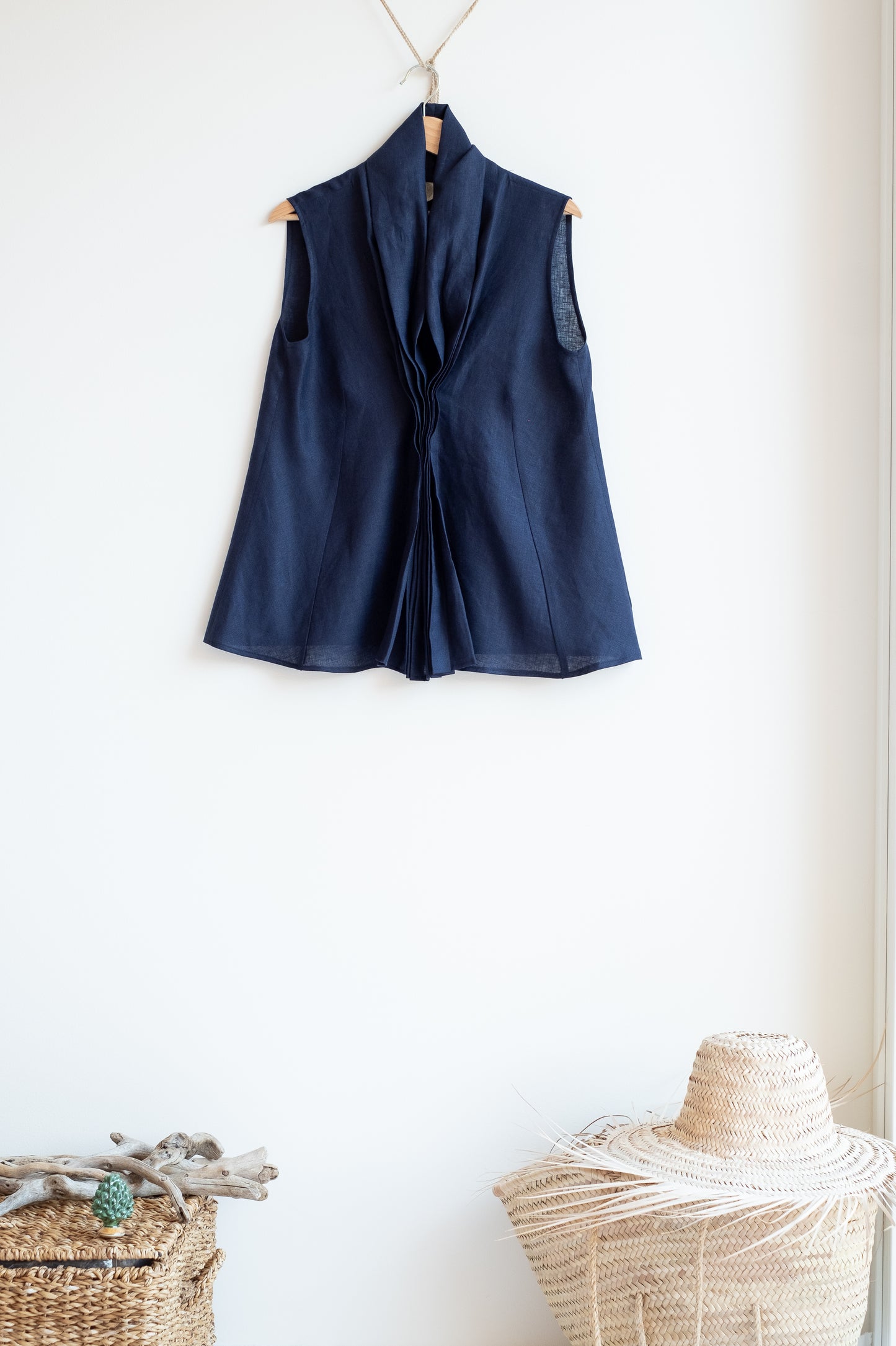 Sleveless blouse PACE * dark blue linen * size L