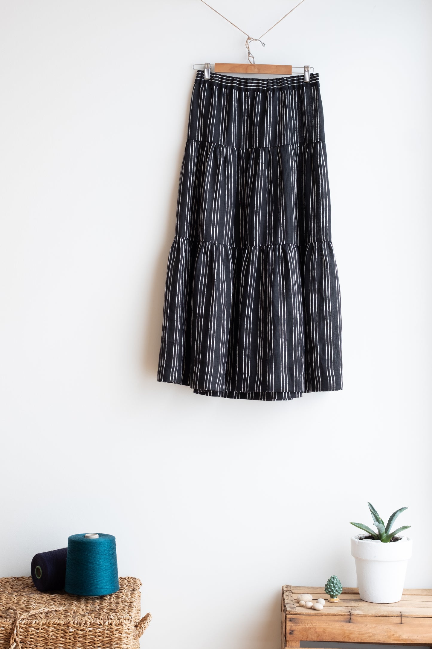 Skirt CASCATA * white stripped black linen * size S/M